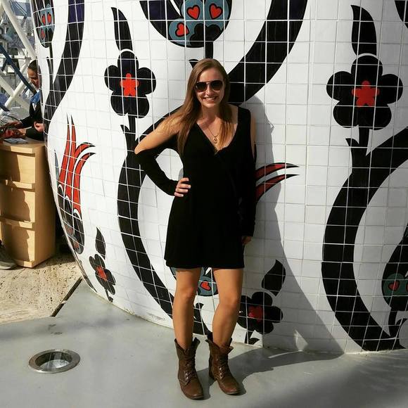 Meet your Posher, Km - Picture 1 of 1